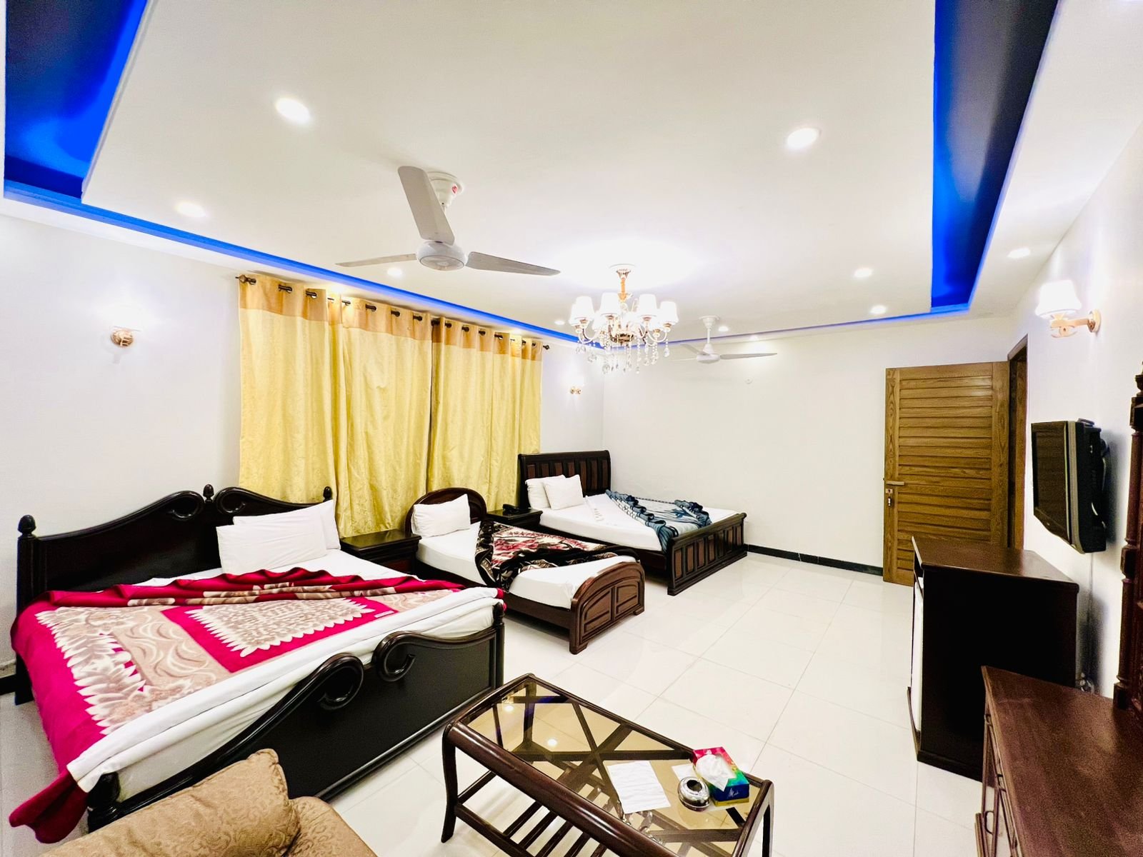 Family Suite (Sleeps Up to 5)